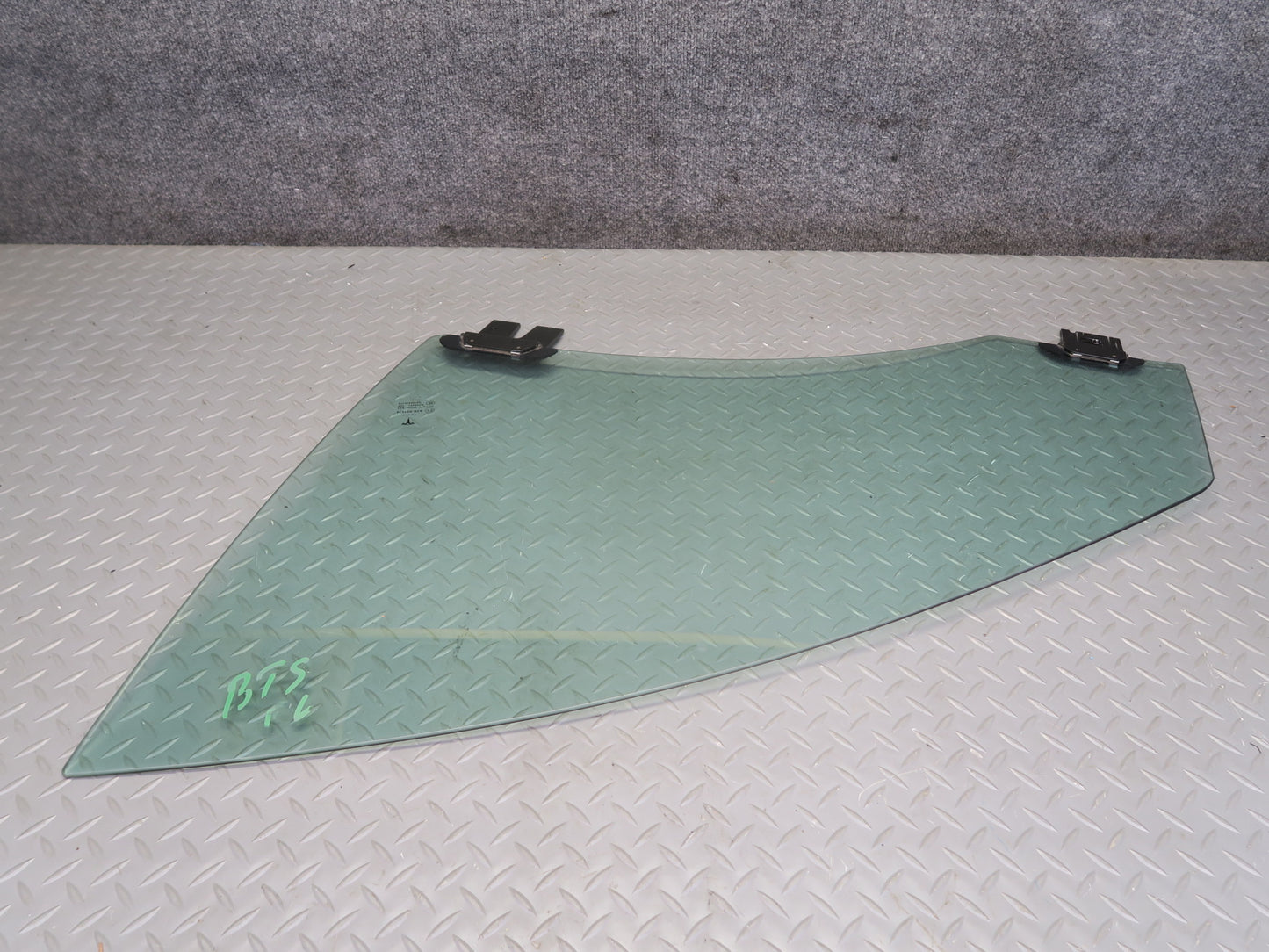 2016-2019 Tesla Model S 75D Front Left Driver Side Door Window Glass