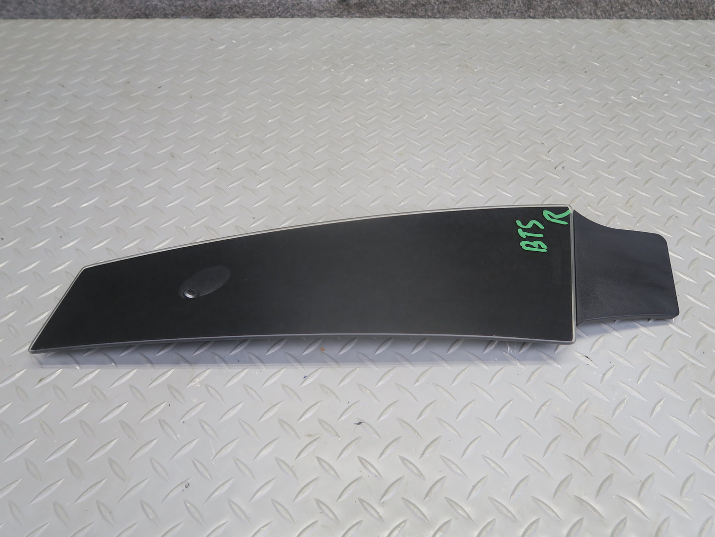 2016-2019 Tesla Model S 75D Right Pass Side B-pillar Glass Applique W/ Camera