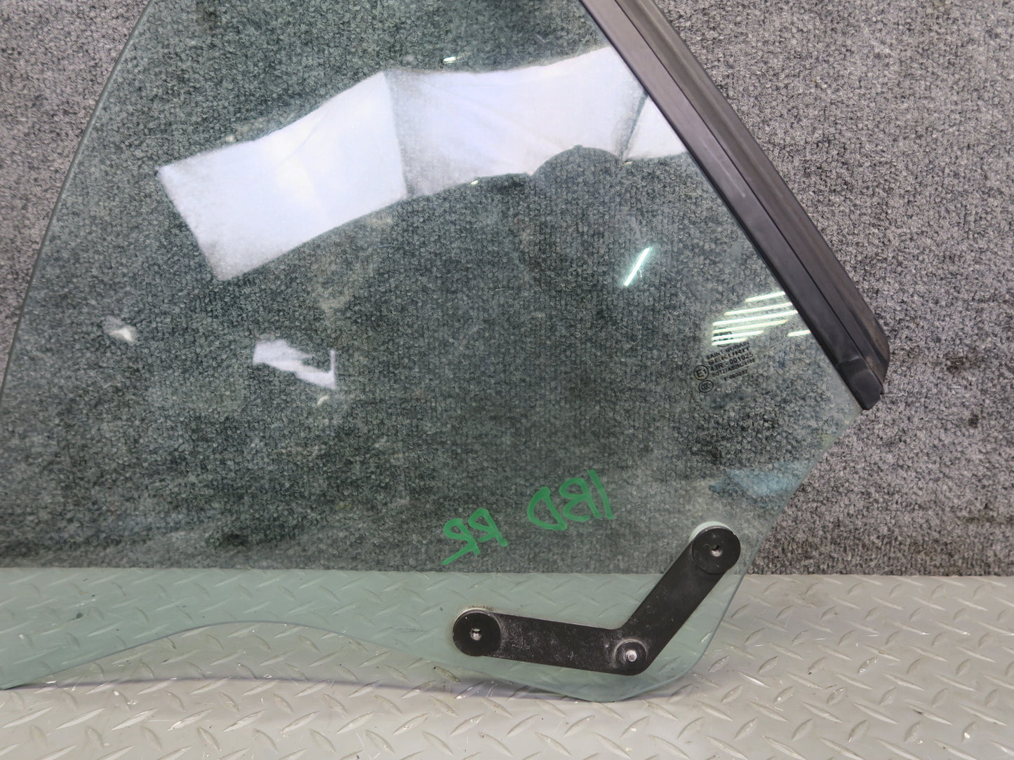 01-06 BMW E46 330ci Convertible Rear Right Pass Side Quarter Glass Window OEM