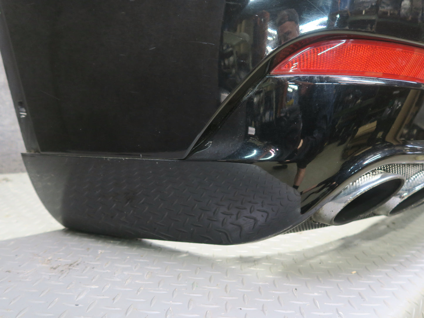 2017-2020 Maserati Levante M161 Rear Bumper Cover NO PDC Sensors Nero Black