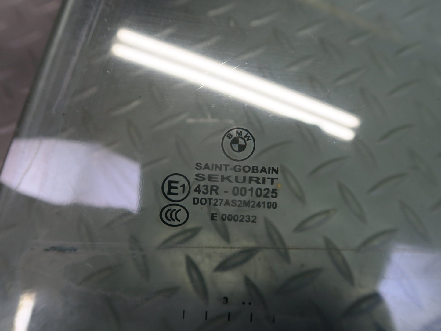 01-06 BMW E46 330ci Convertible Rear Left Driver Side Quarter Glass Window OEM