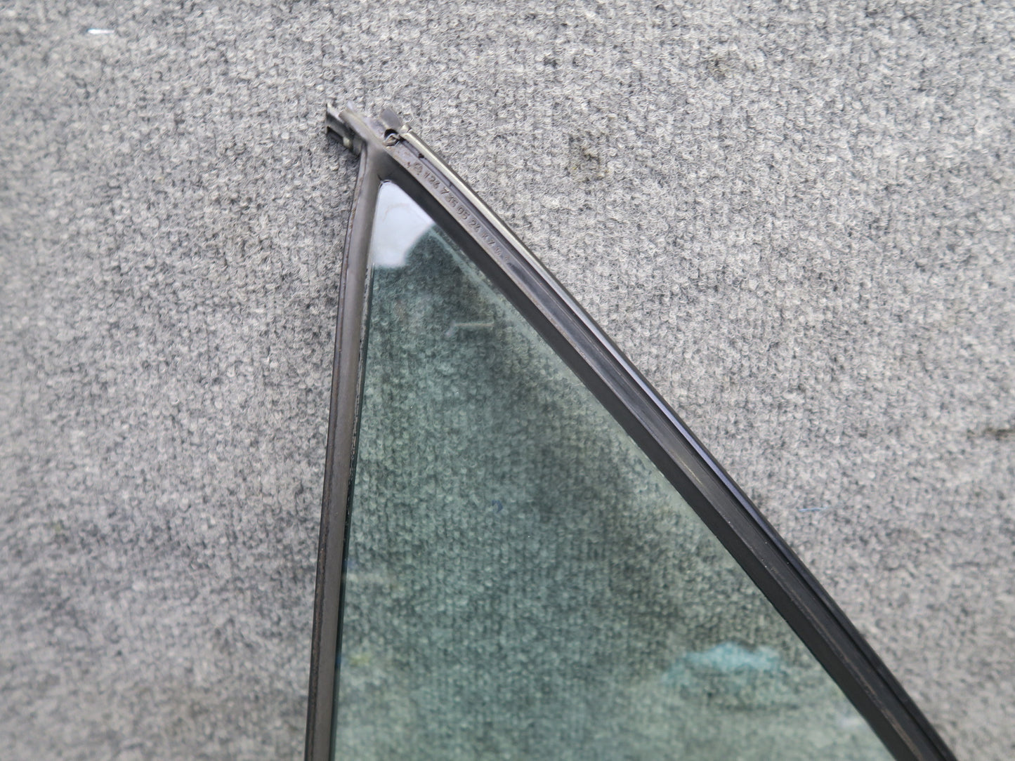 1990 Mercedes W124 300E Rear Left Door Quarter Glass Window OEM