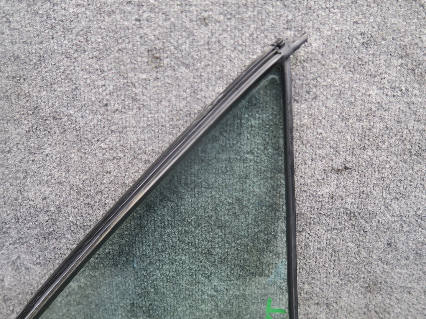 1990 Mercedes W124 300E Rear Left Door Quarter Glass Window OEM