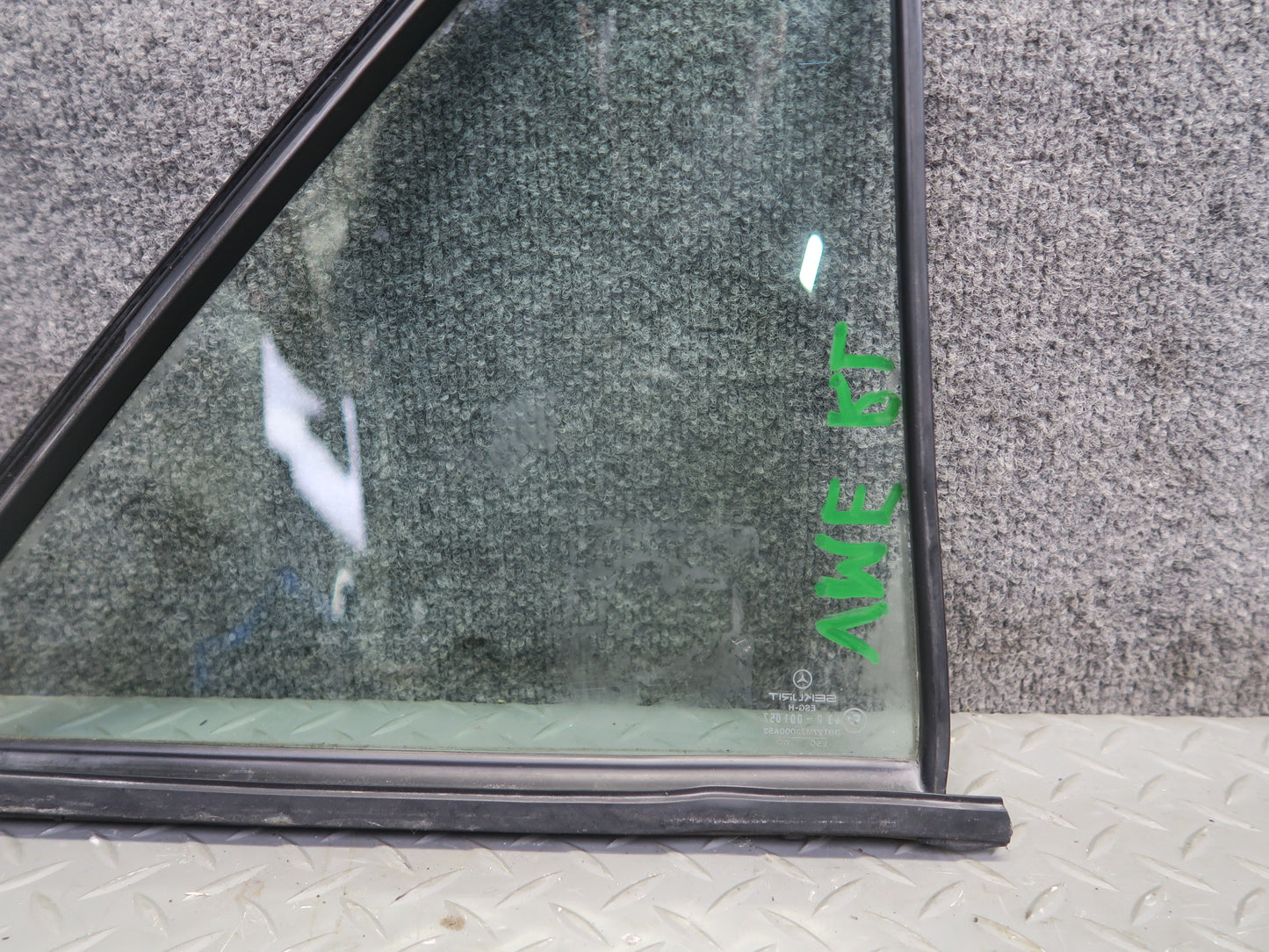 1990 Mercedes W124 300E Rear Left Door Quarter Glass Window OEM