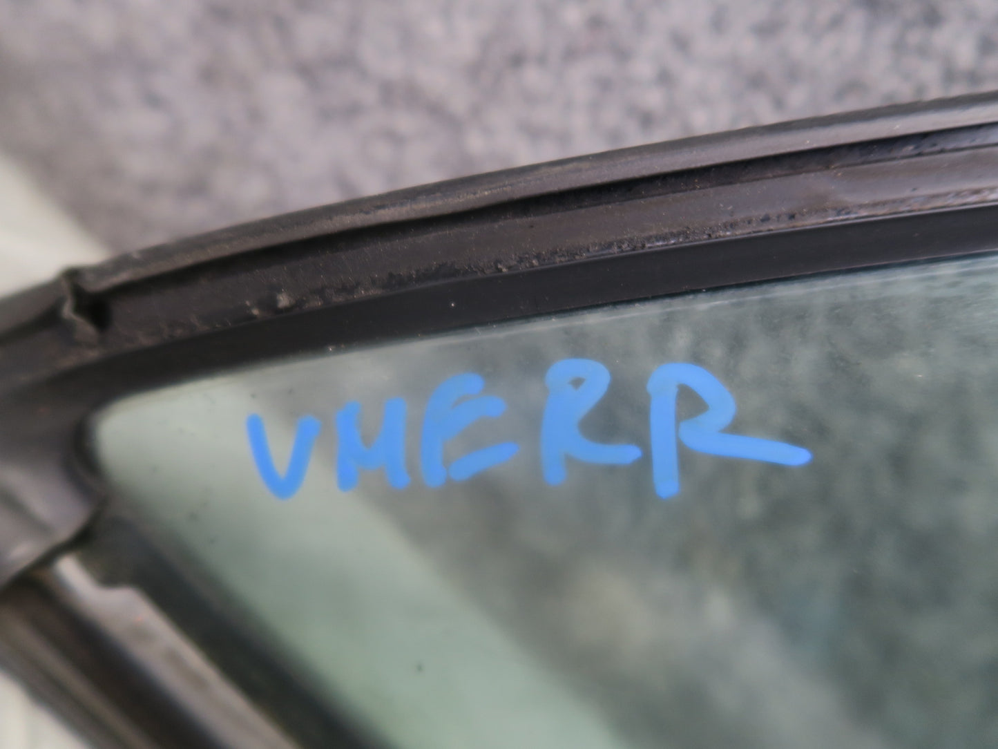 1990 Mercedes W124 300E Rear Right Door Quarter Glass Window OEM