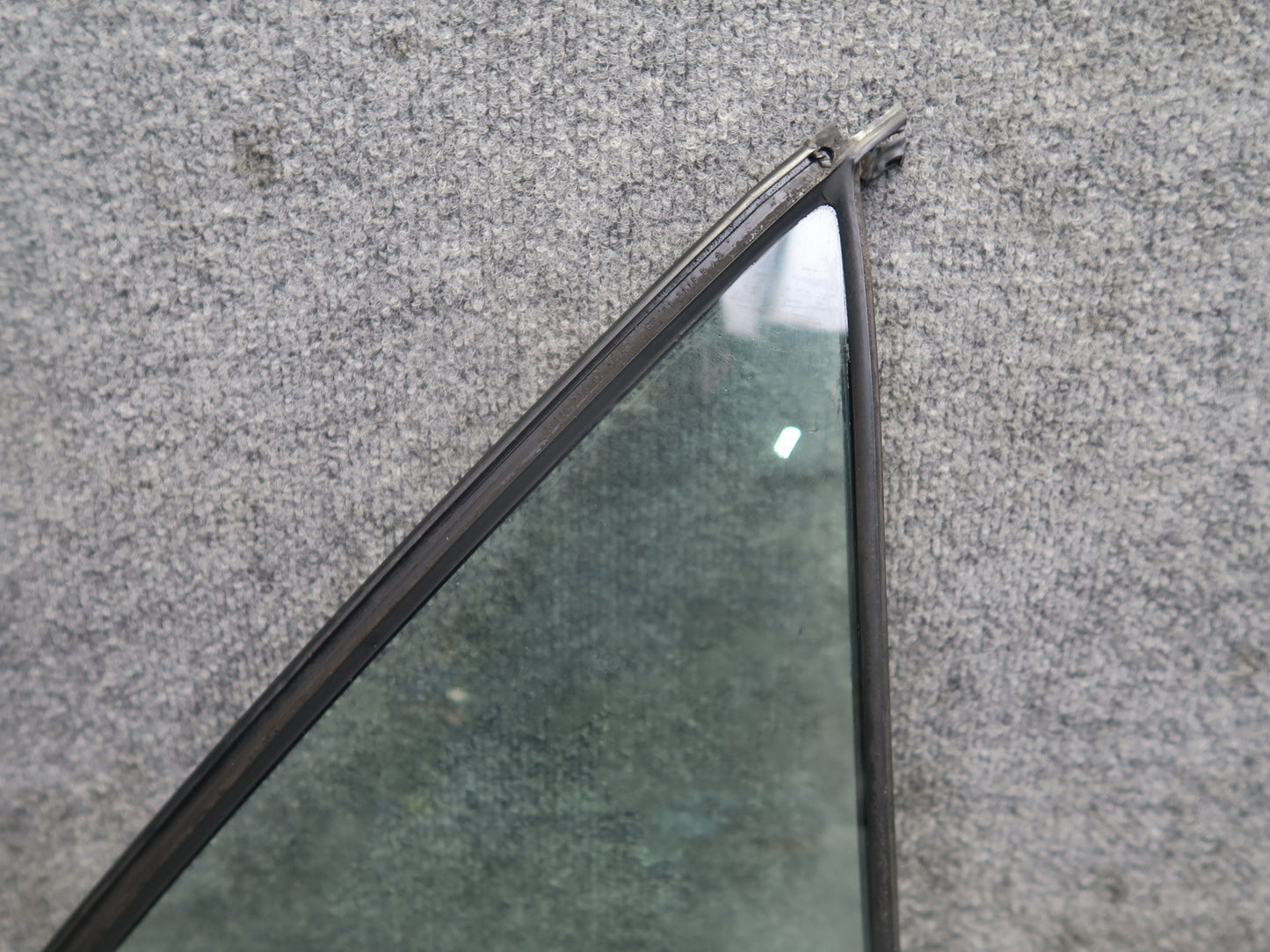1990 Mercedes W124 300E Rear Right Door Quarter Glass Window OEM