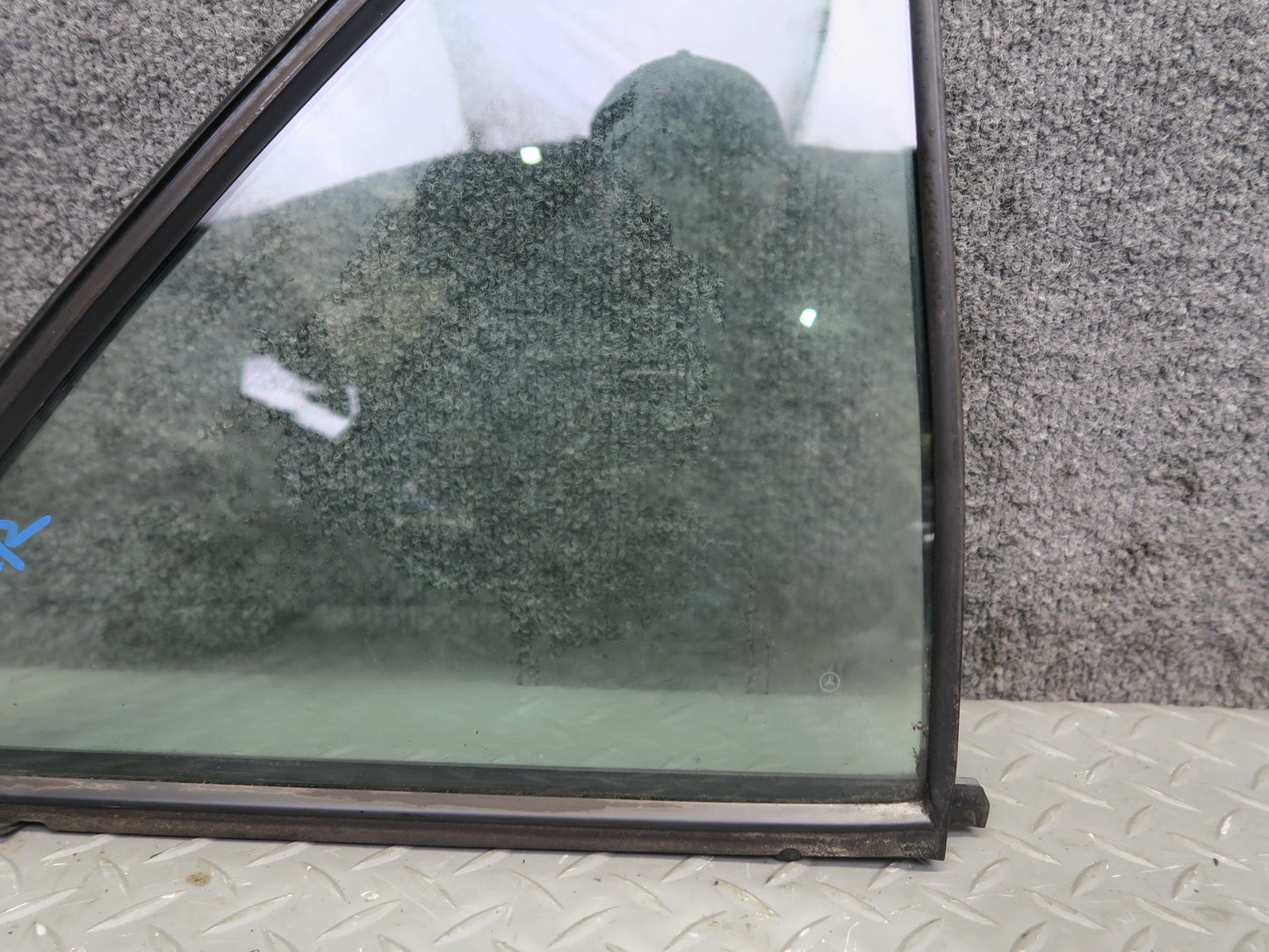 1990 Mercedes W124 300E Rear Right Door Quarter Glass Window OEM