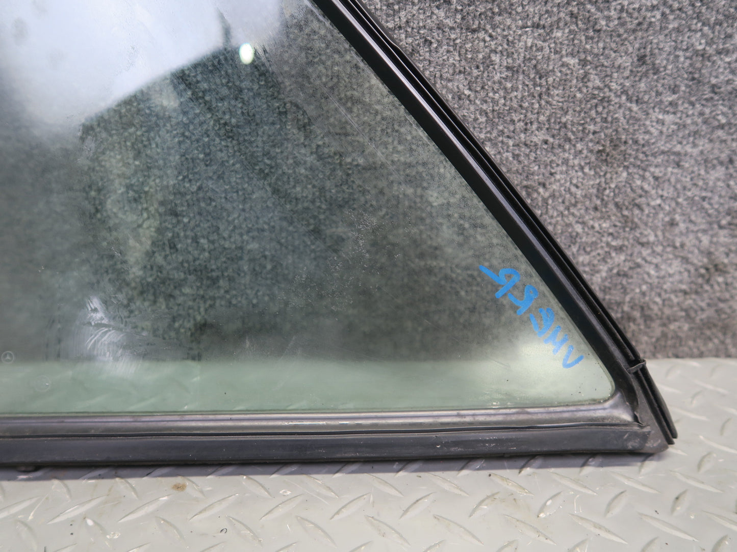 1990 Mercedes W124 300E Rear Right Door Quarter Glass Window OEM