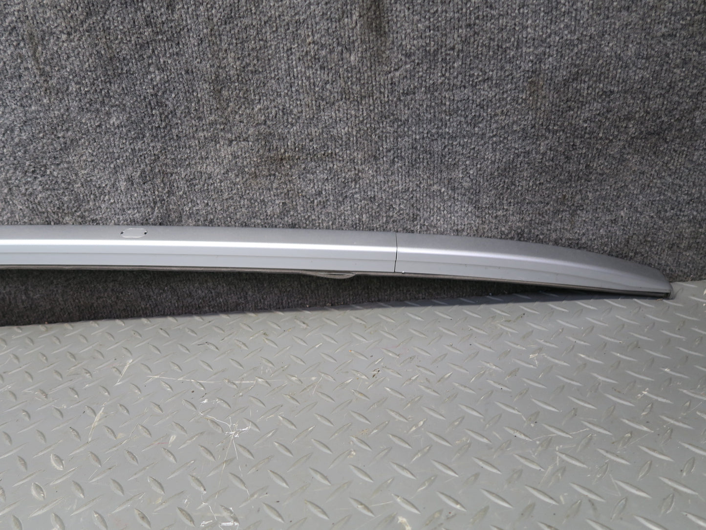 2017-2020 Maserati Levante M161 Left & Right Roof Rack Rail Luggage Carrier Set