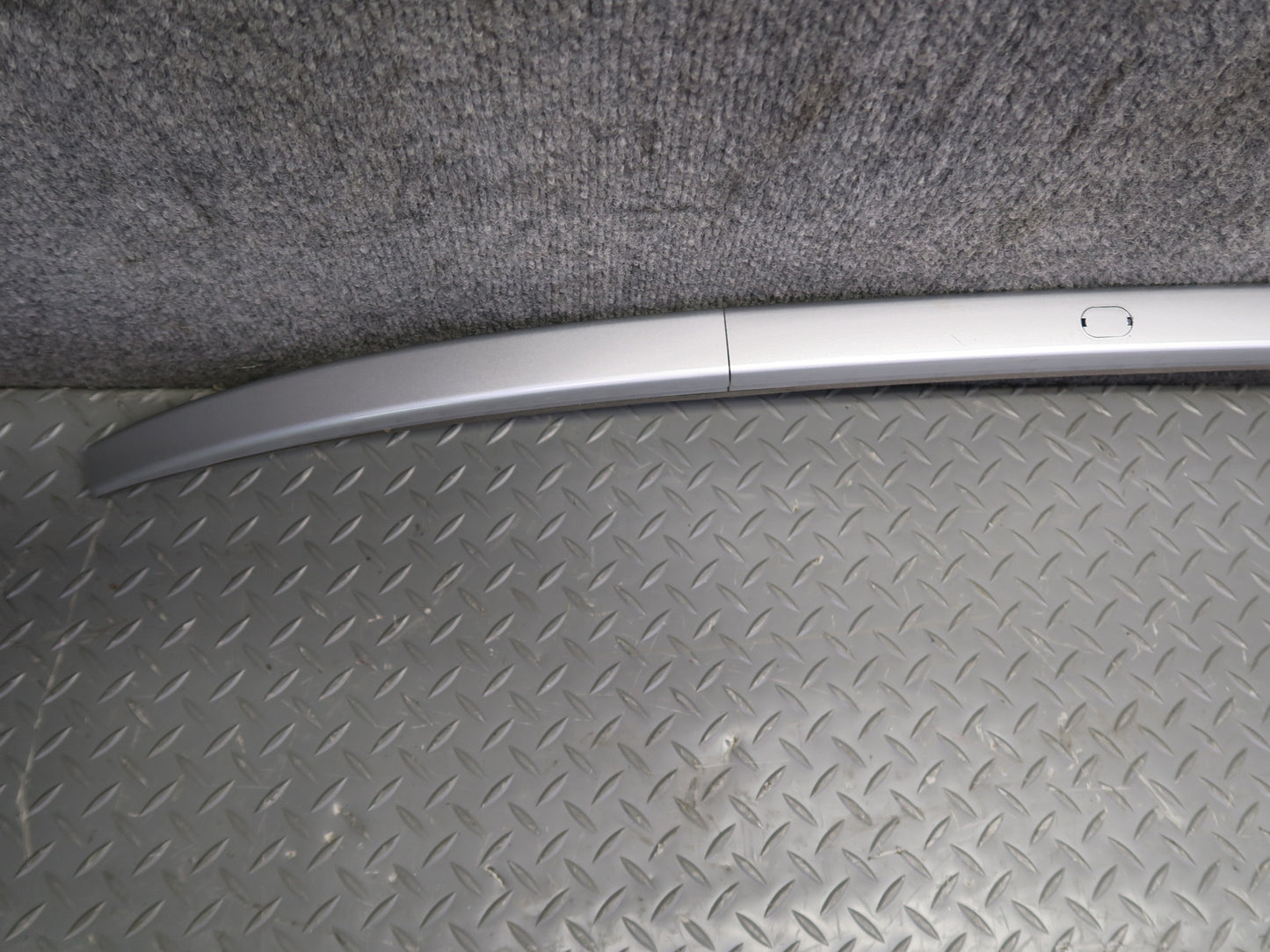 2017-2020 Maserati Levante M161 Left & Right Roof Rack Rail Luggage Carrier Set