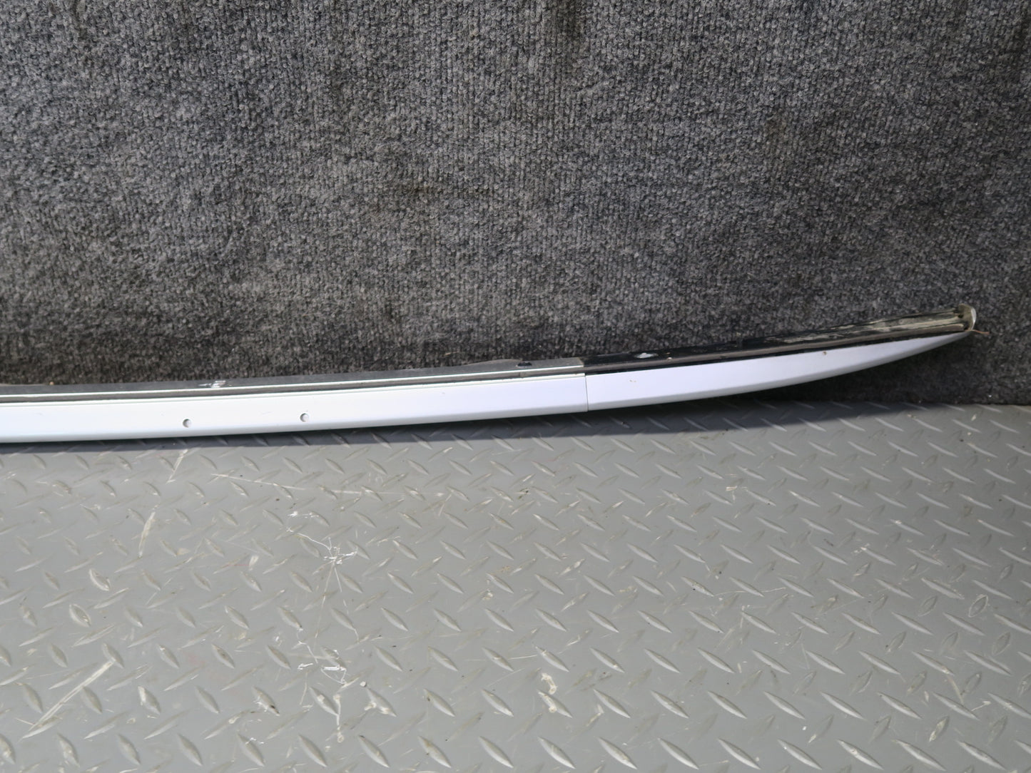 2017-2020 Maserati Levante M161 Left & Right Roof Rack Rail Luggage Carrier Set