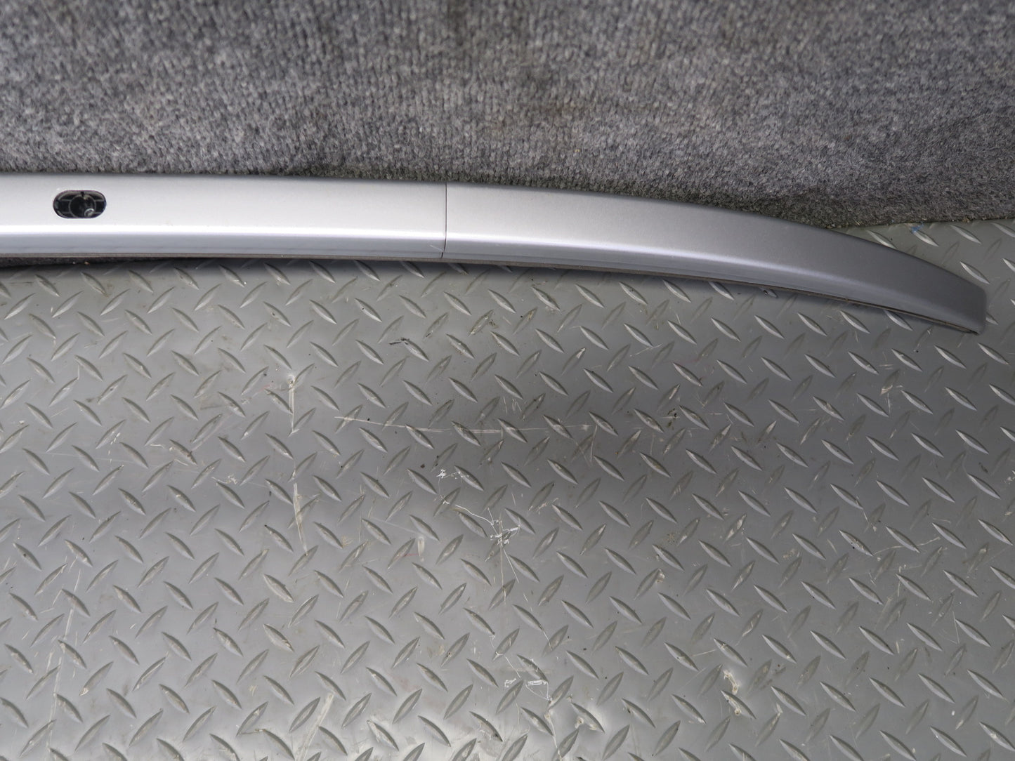 2017-2020 Maserati Levante M161 Left & Right Roof Rack Rail Luggage Carrier Set