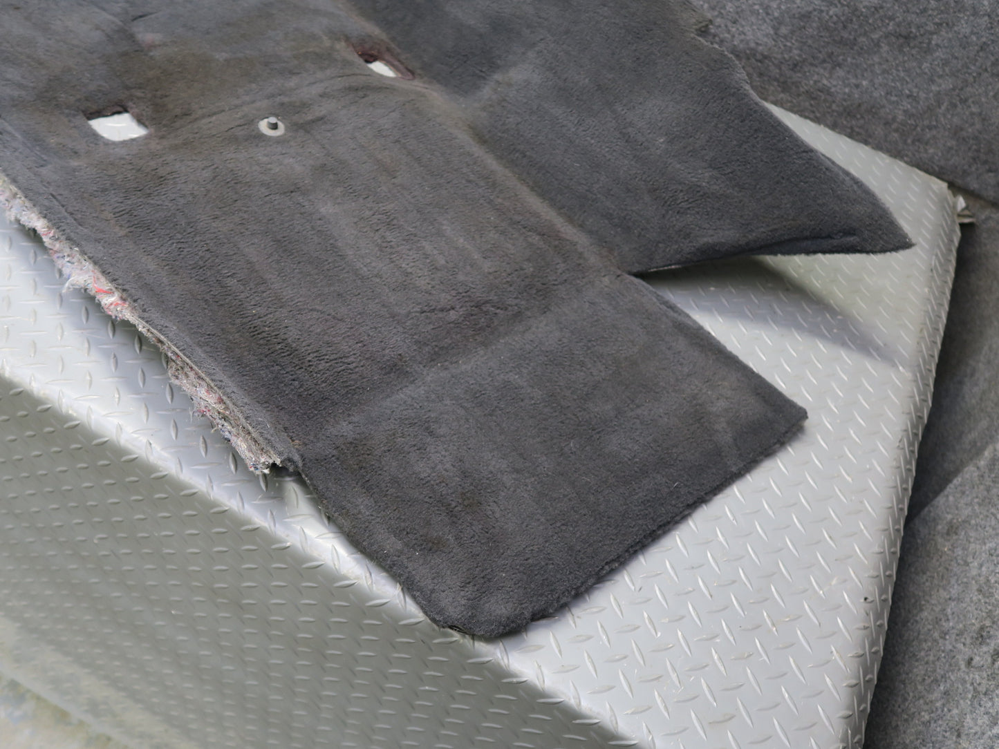 05-13 Chevrolet Corvette C6 Front Right Floor Carpet Liner Black 15265989 OEM