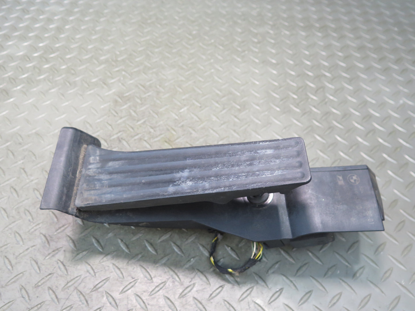 02-03 BMW E39 540ia A/T M-sport Foot Rest Panel & Acceleration Pedal Set OEM