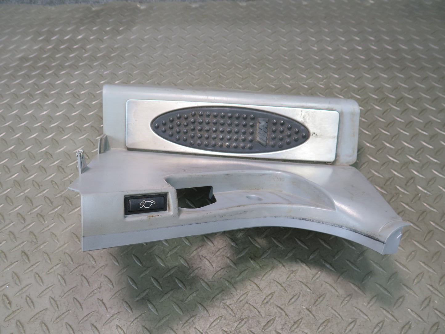 02-03 BMW E39 540ia A/T M-sport Foot Rest Panel & Acceleration Pedal Set OEM