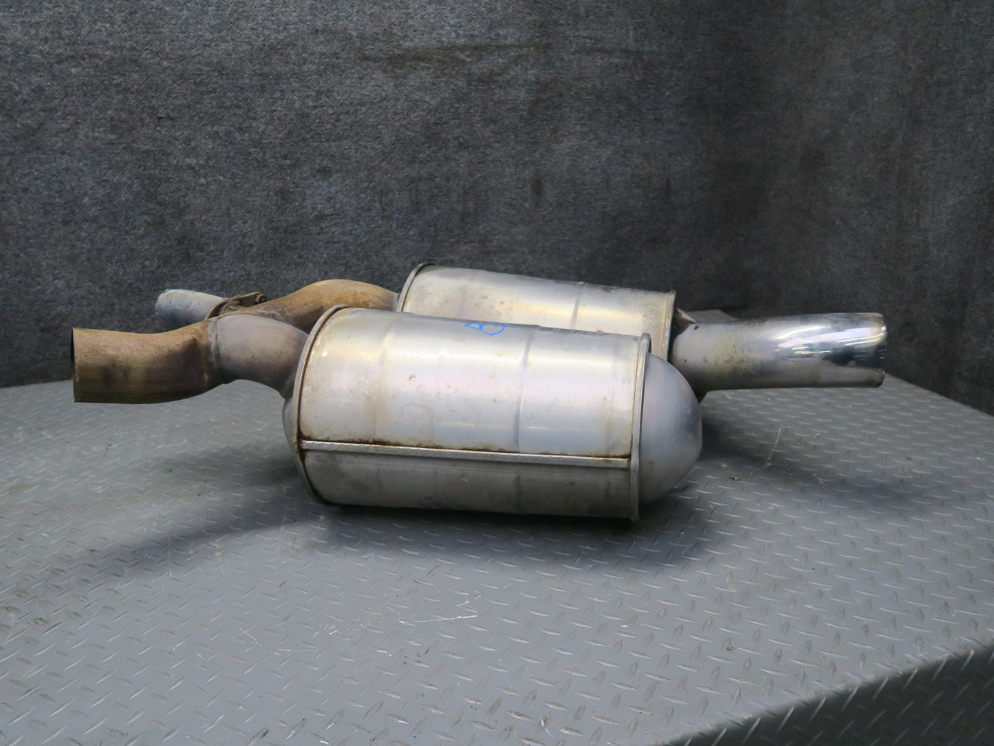02-03 BMW E39 540i 4.4L M62 Sedan Rear Exhaust Muffler Zeuna Starker 1433351 OEM