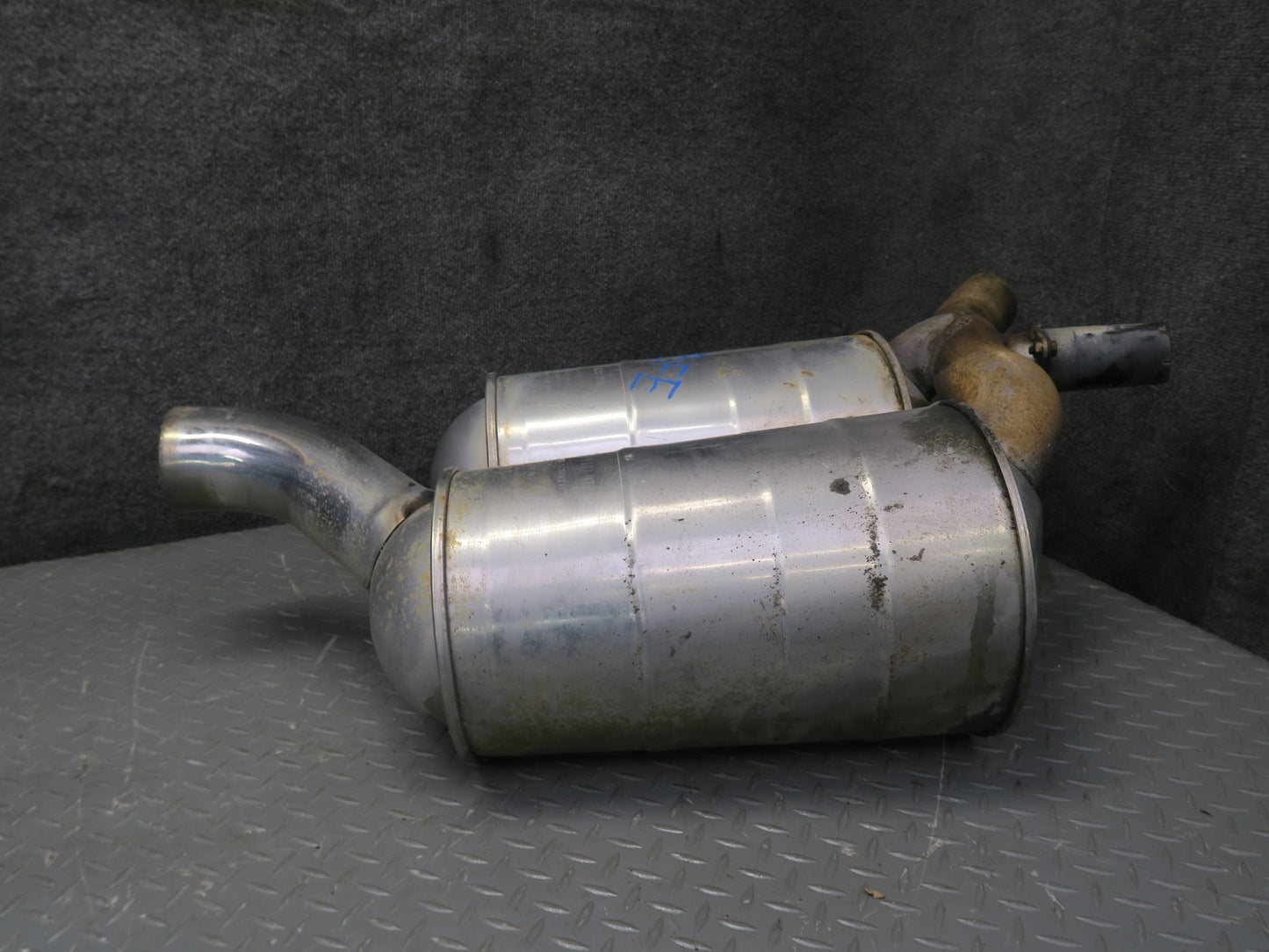 02-03 BMW E39 540i 4.4L M62 Sedan Rear Exhaust Muffler Zeuna Starker 1433351 OEM