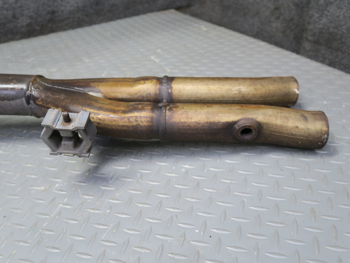 99-03 BMW E39 540ia 4.4L M62 Center Exhaust Muffler Boysen 1440155 OEM