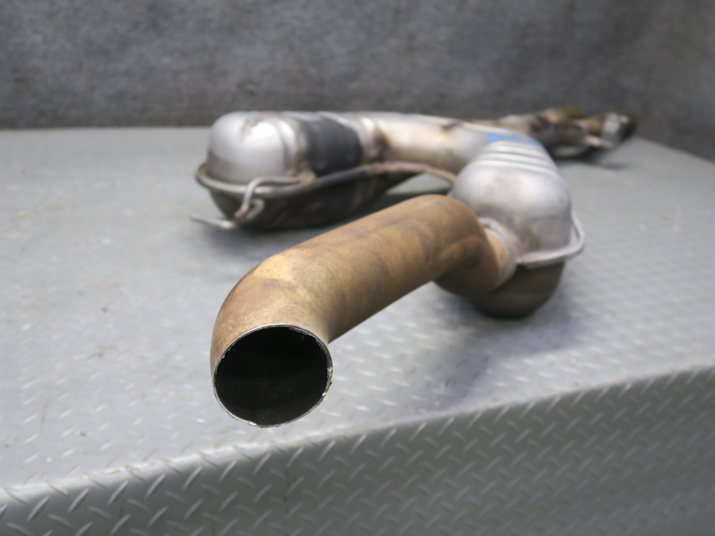 99-03 BMW E39 540ia 4.4L M62 Center Exhaust Muffler Boysen 1440155 OEM