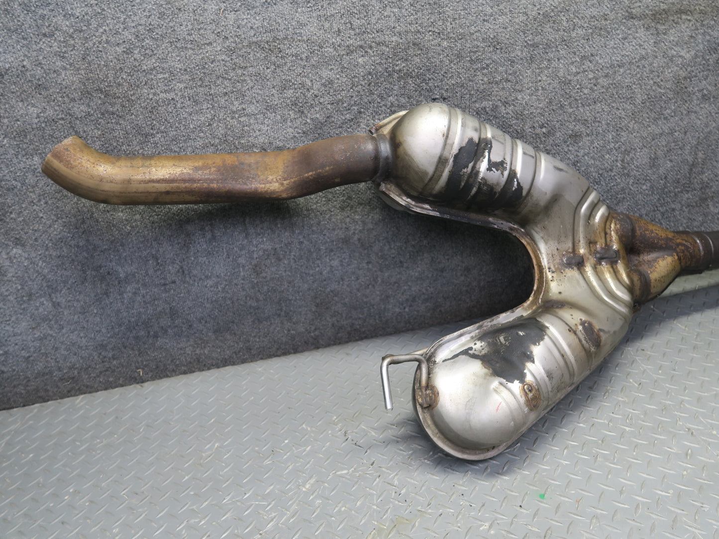99-03 BMW E39 540ia 4.4L M62 Center Exhaust Muffler Boysen 1440155 OEM