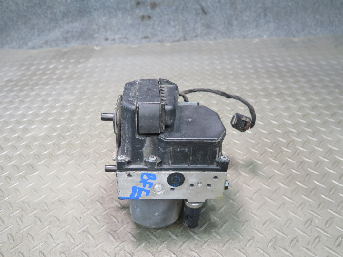 99-03 BMW E39 540ia 4.4L M62 ABS DSC Hydraulic Anti Lock Brake Pump 6769537 OEM