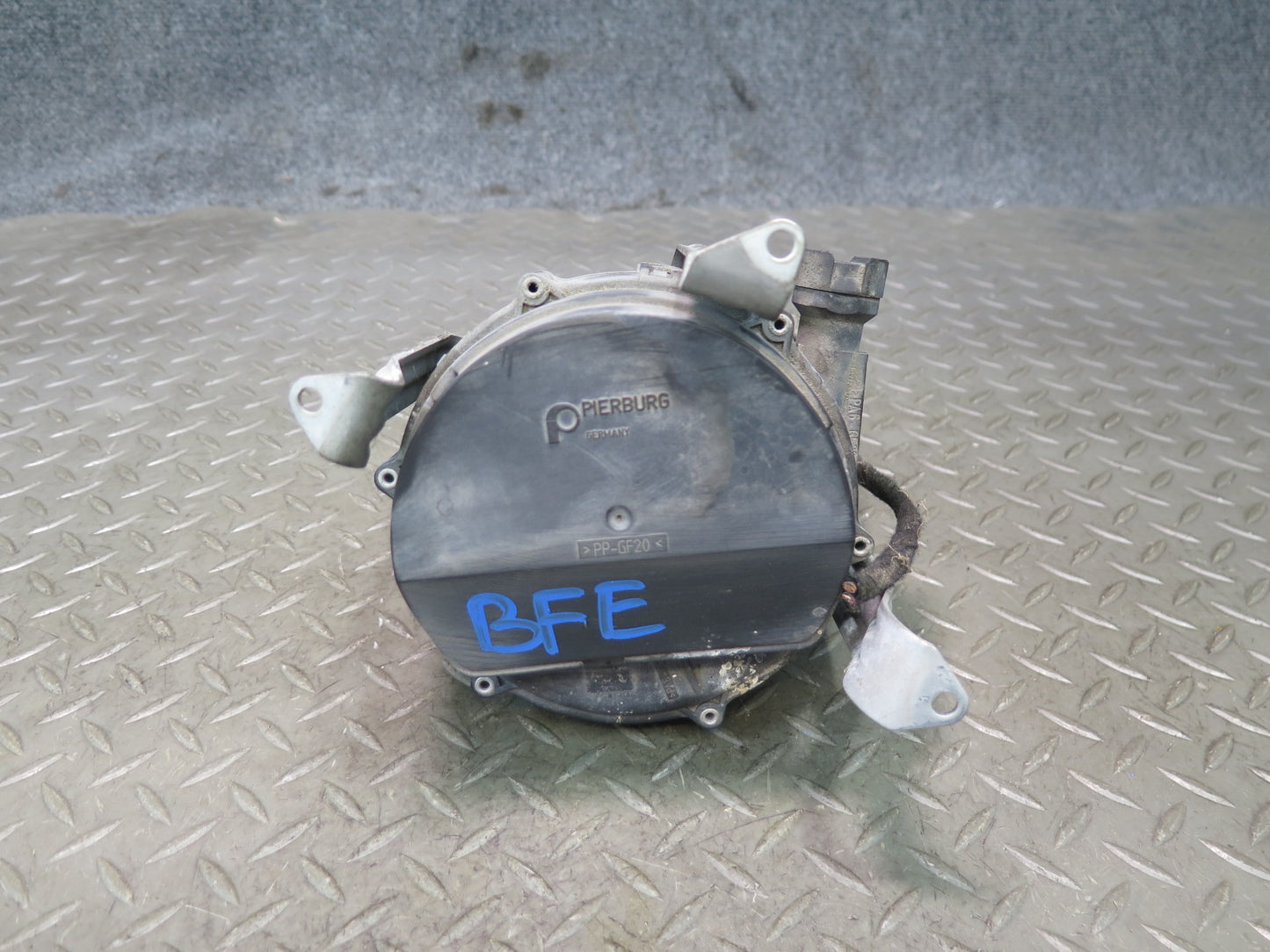 99-03 BMW E39 540ia M5 M62 S62 Secondary Air Injection Smog Pump 1433958 OEM