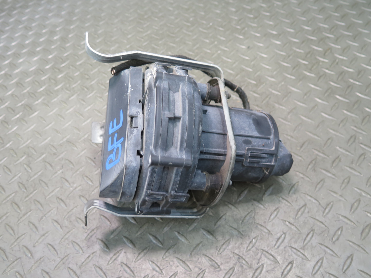 99-03 BMW E39 540ia M5 M62 S62 Secondary Air Injection Smog Pump 1433958 OEM