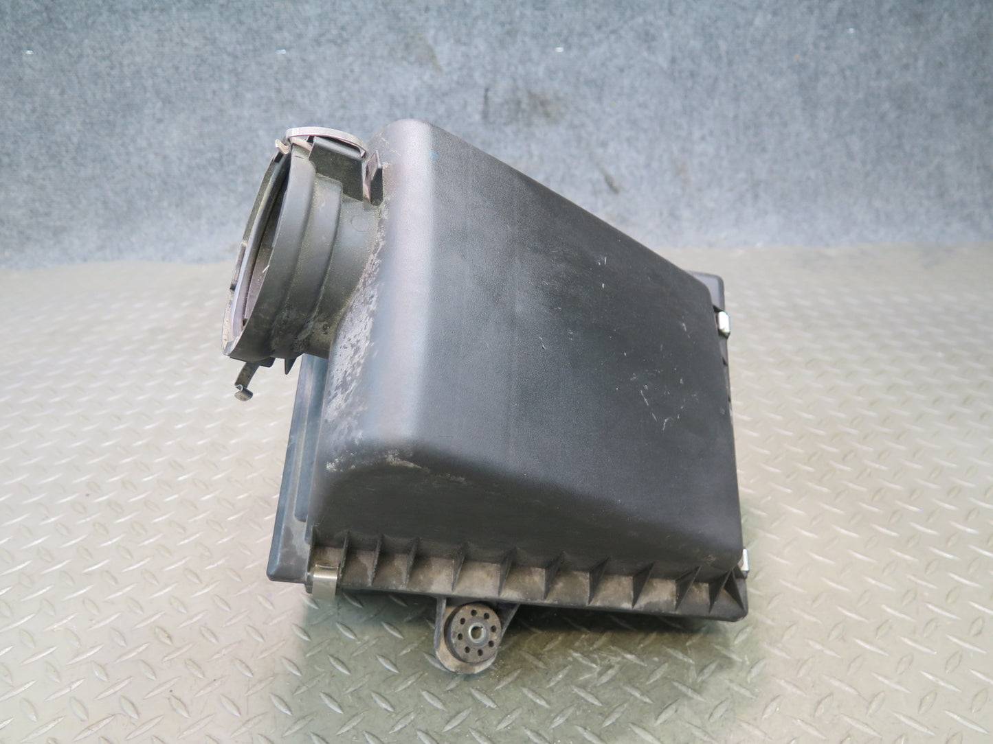 99-03 BMW E39 540ia 4.4L M62 Air Intake Muffler Leaner Filter Box OEM