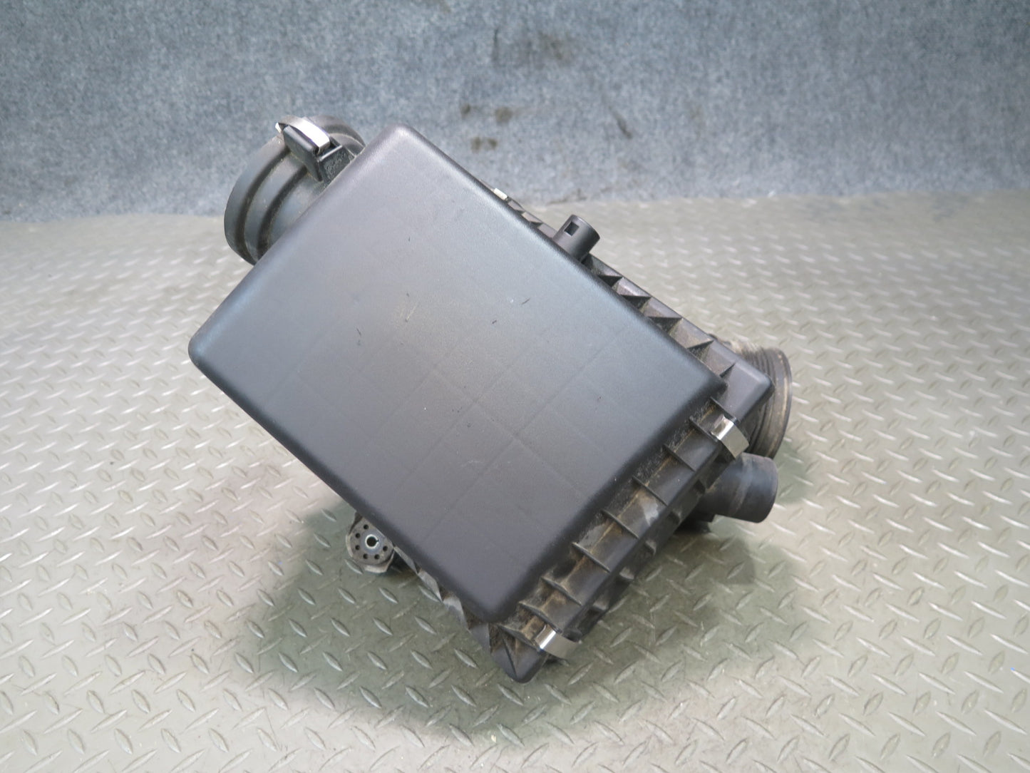 99-03 BMW E39 540ia 4.4L M62 Air Intake Muffler Leaner Filter Box OEM