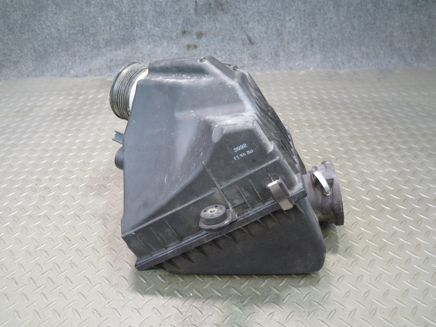 99-03 BMW E39 540ia 4.4L M62 Air Intake Muffler Leaner Filter Box OEM