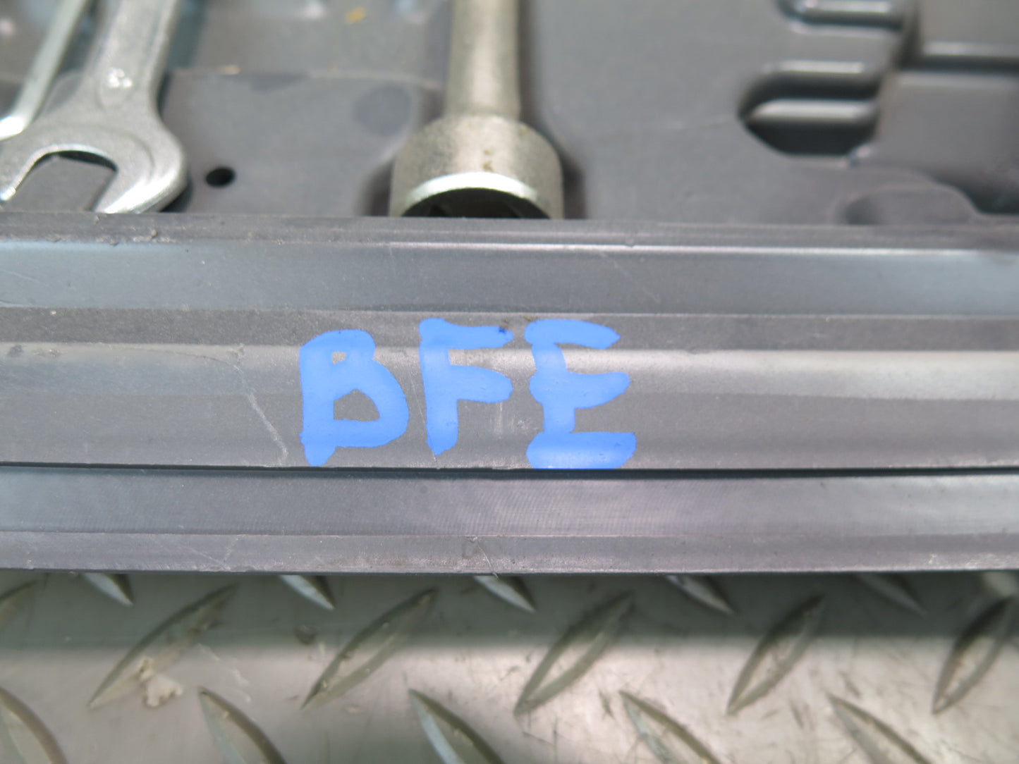 97-03 BMW E39 540ia Rear Trunk Spare Tire Wrench Tool KIT w Case & Lift Jack OEM