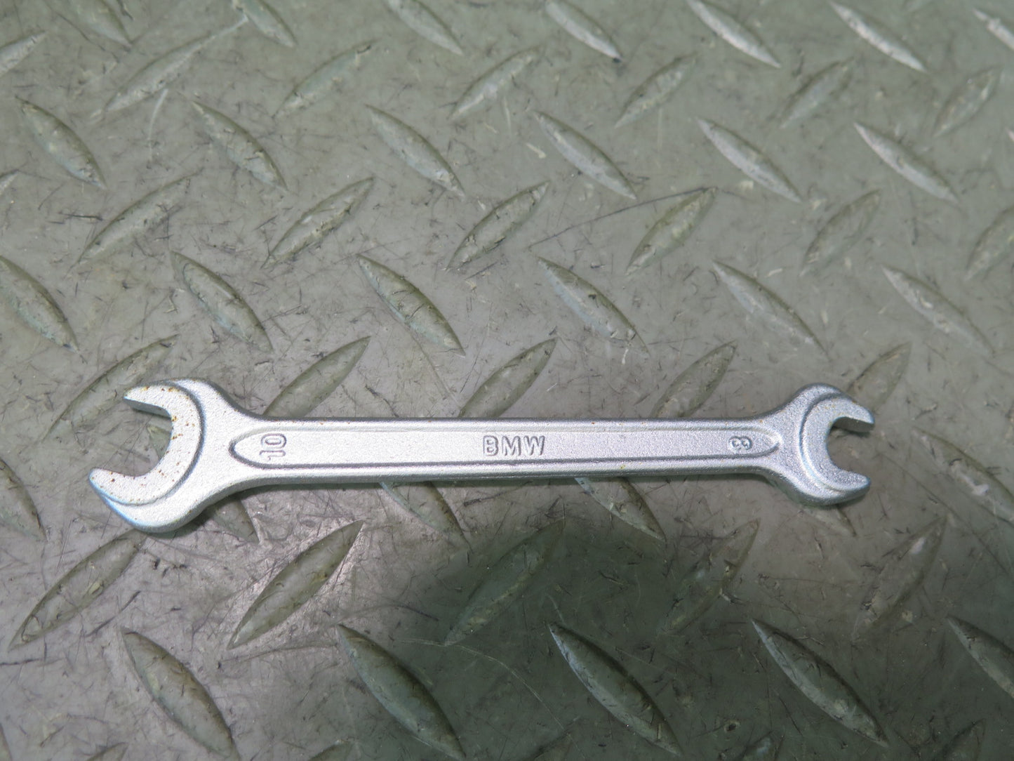 97-03 BMW E39 540ia Rear Trunk Spare Tire Wrench Tool KIT w Case & Lift Jack OEM