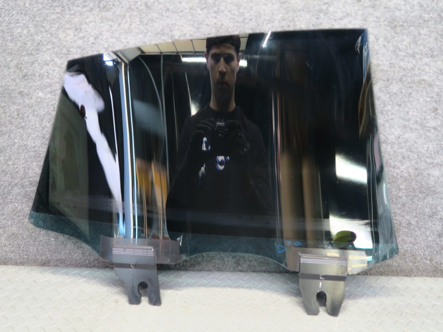 2017-2020 Maserati Levante M161 Rear Left Door Glass Window
