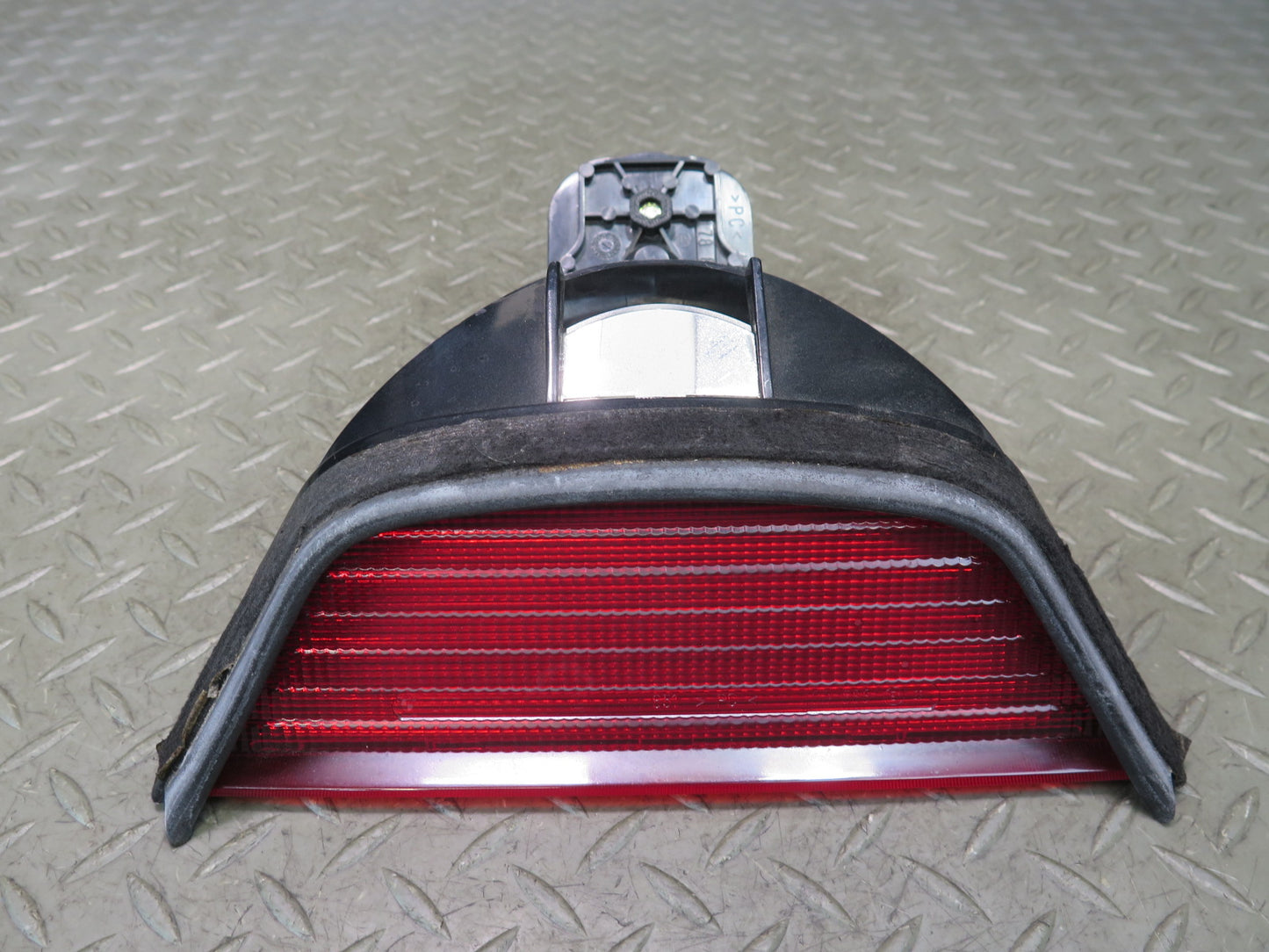 97-03 BMW E39 540ia Sedan Rear Third Brake Light Lamp 8385659 OEM