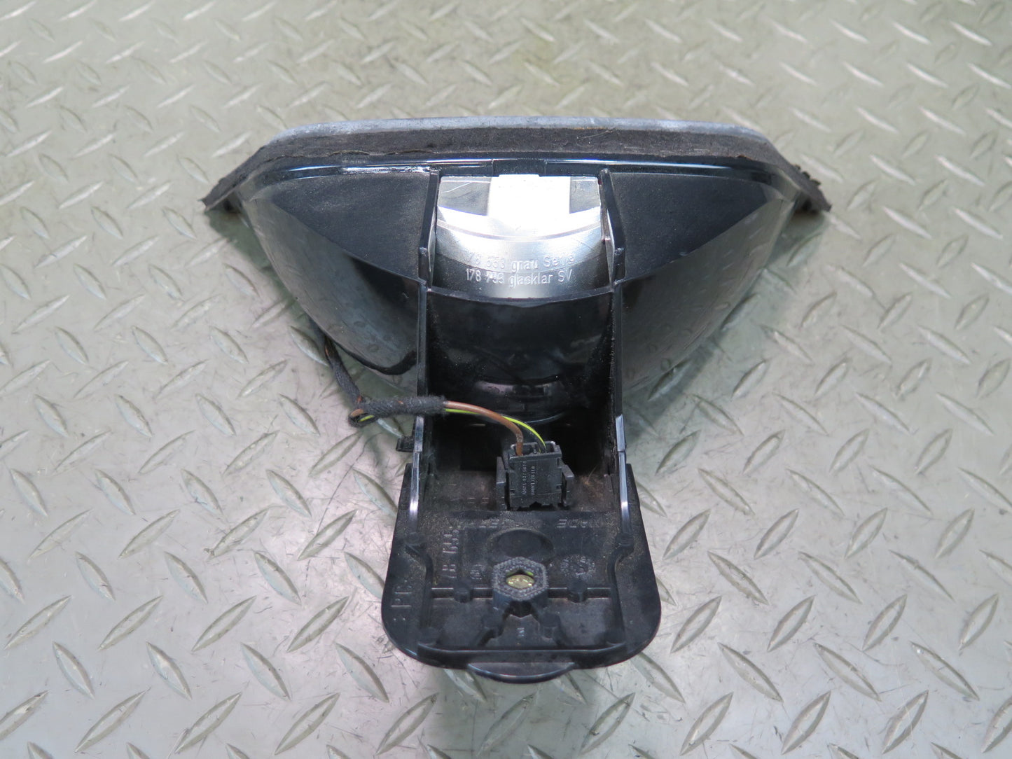 97-03 BMW E39 540ia Sedan Rear Third Brake Light Lamp 8385659 OEM
