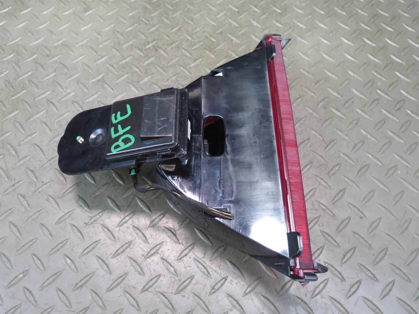 97-03 BMW E39 540ia Sedan Rear Third Brake Light Lamp 8385659 OEM