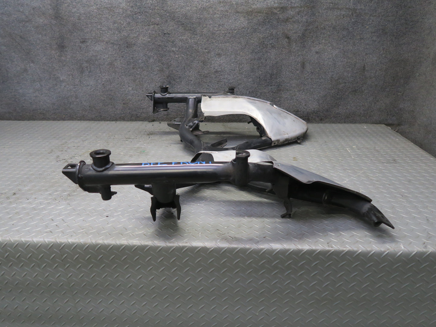 97-03 BMW E39 540ia 4.4L M62 Front Suspension Crossmember w Heat Shield Assy OEM