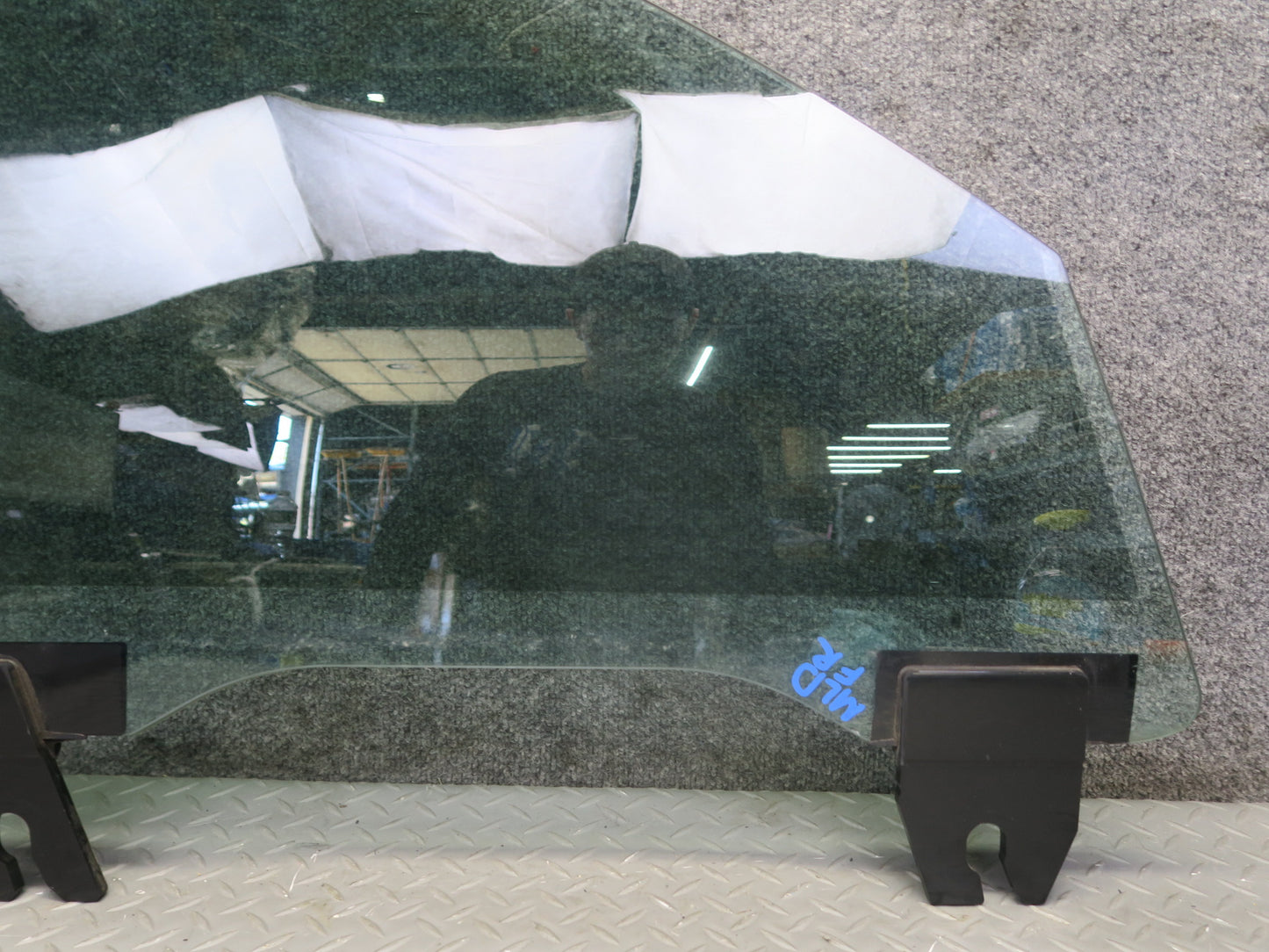 2017-2020 Maserati Levante M161 Front Right Door Glass Window