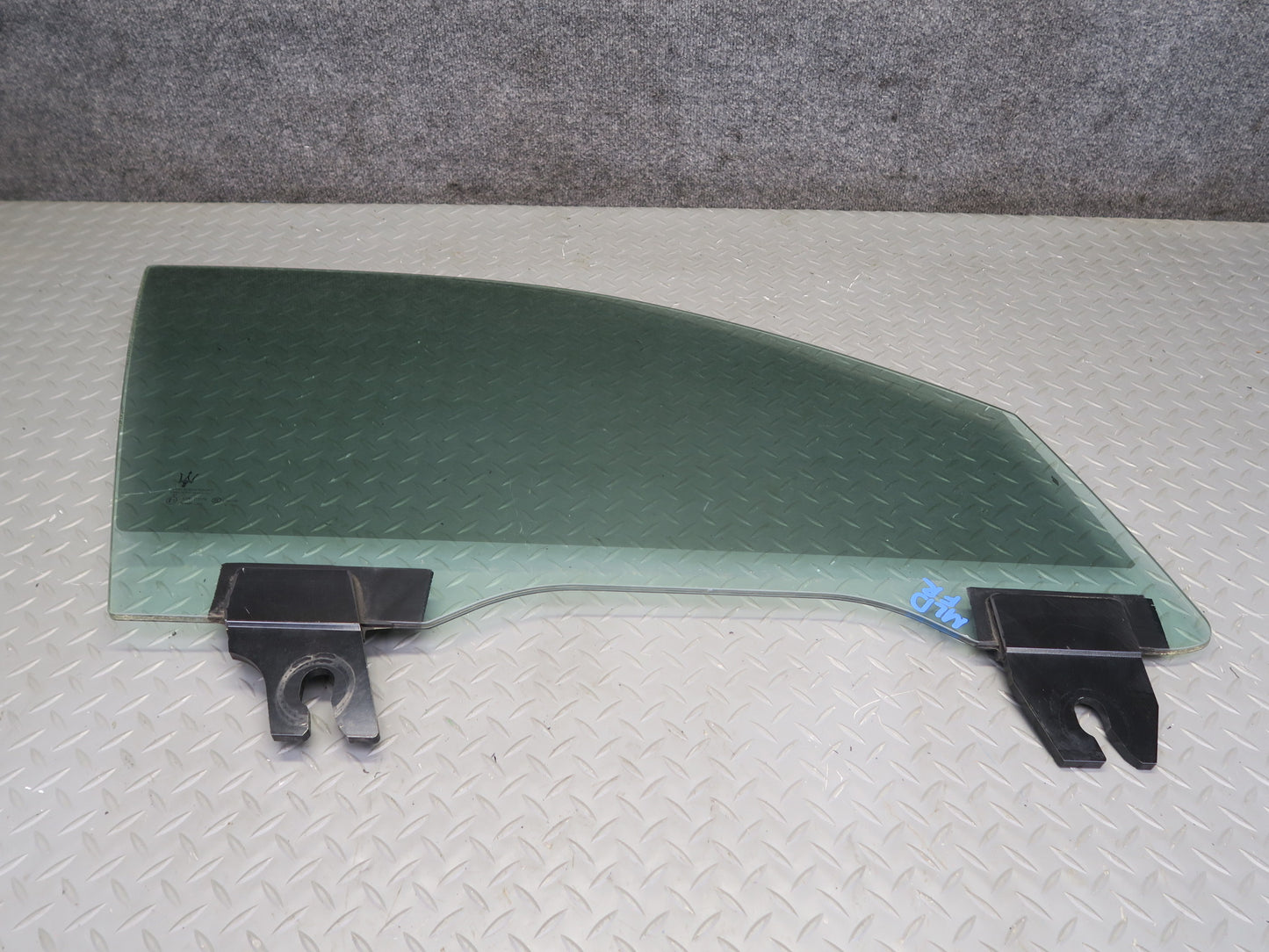 2017-2020 Maserati Levante M161 Front Right Door Glass Window