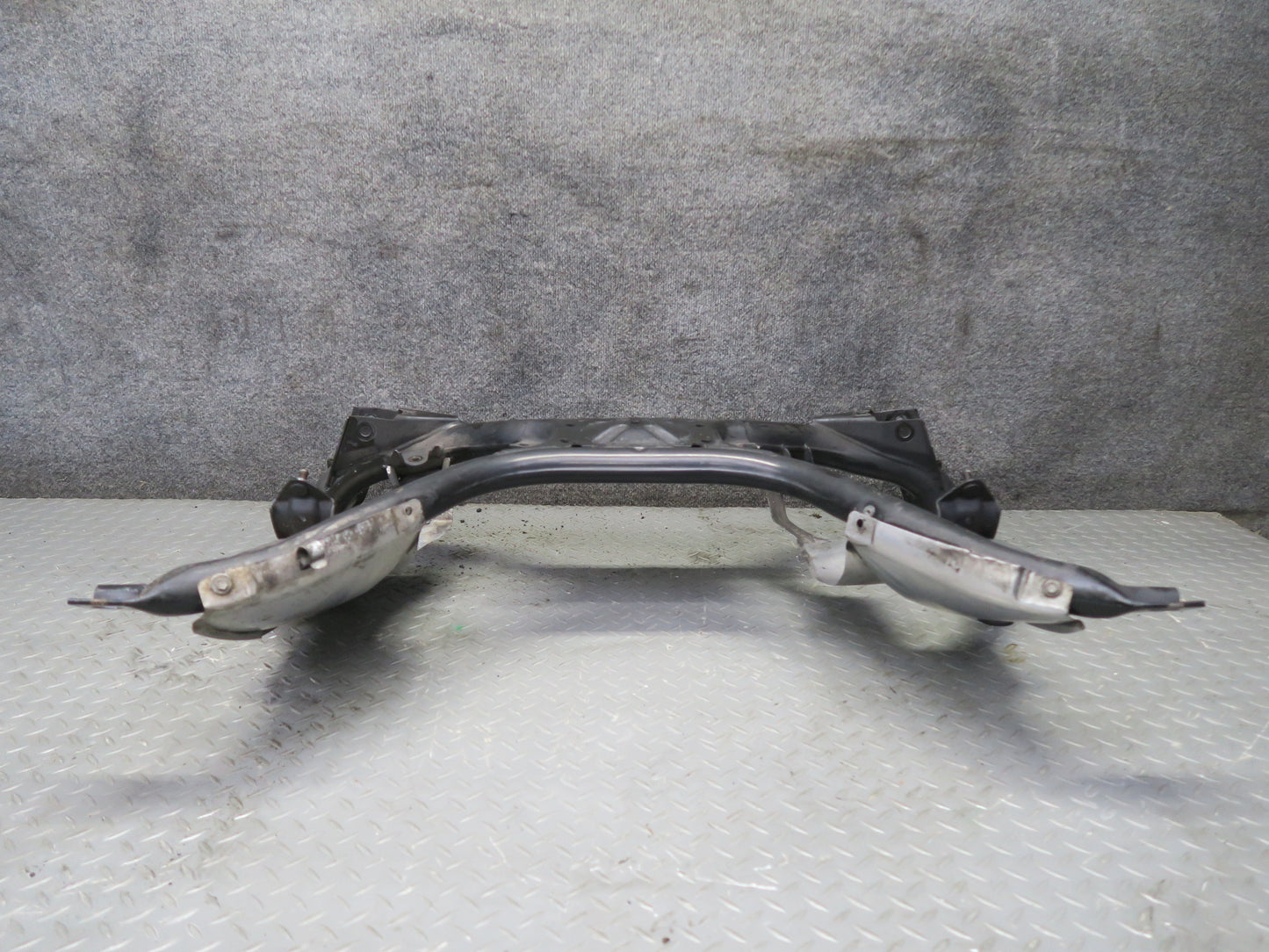 97-03 BMW E39 540ia 4.4L M62 Front Suspension Crossmember w Heat Shield Assy OEM