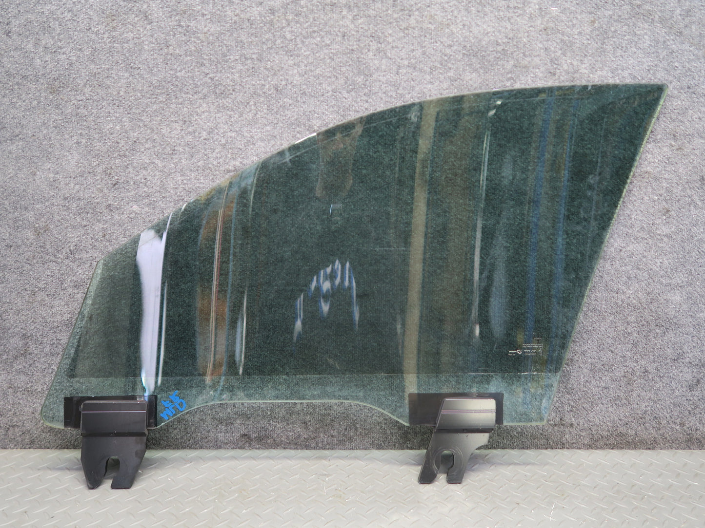 2017-2020 Maserati Levante M161 Front Right Door Glass Window