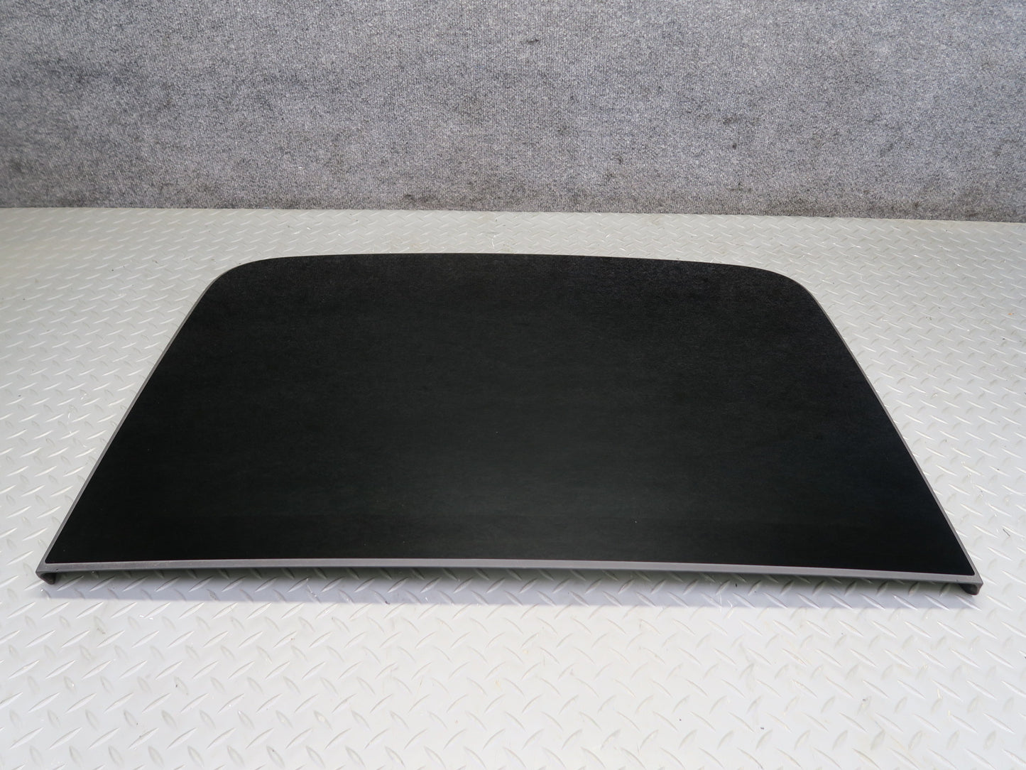 2017-2020 Maserati Levante M161 Front Sunroof Glass Window Panel