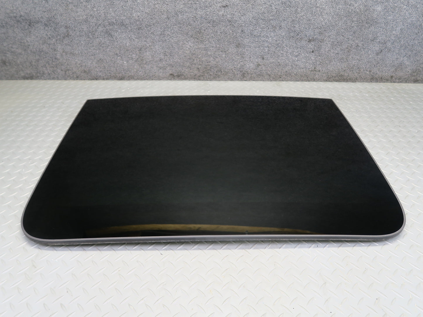 2017-2020 Maserati Levante M161 Front Sunroof Glass Window Panel