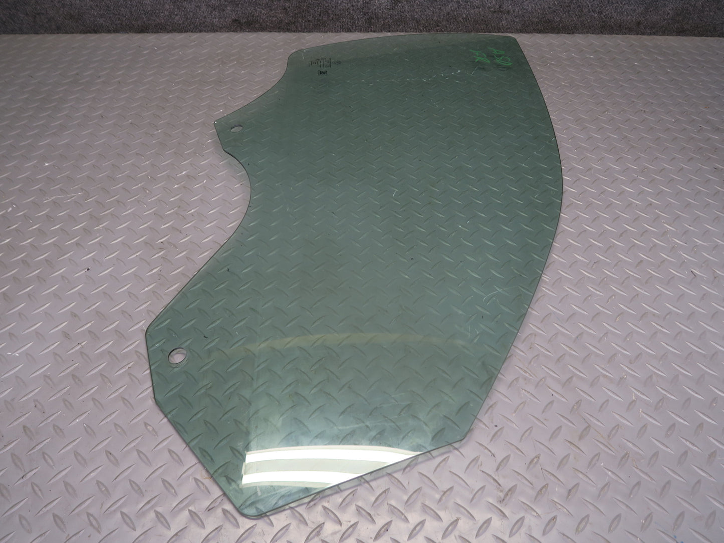 2017-2023 Alfa Romeo Stelvio Front Right Pass Side Door Glass Window