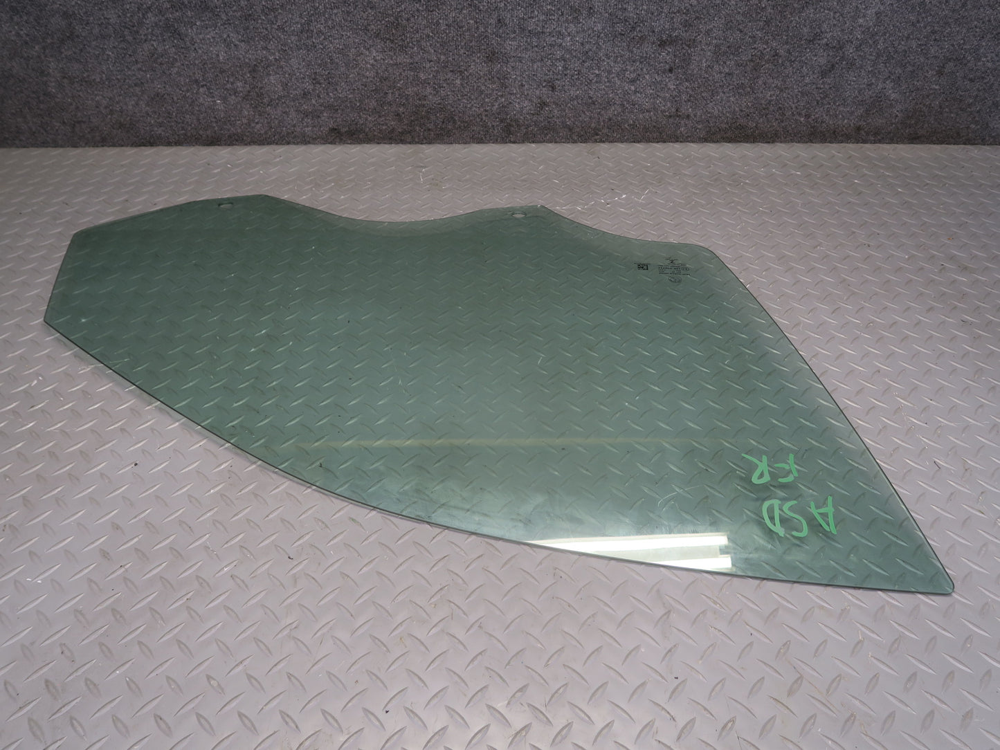 2017-2023 Alfa Romeo Stelvio Front Right Pass Side Door Glass Window