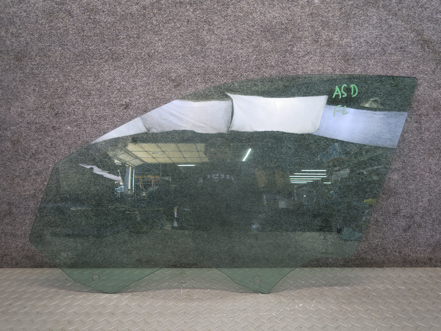 2017-2023 Alfa Romeo Stelvio Front Left Driver Side Door Glass Window