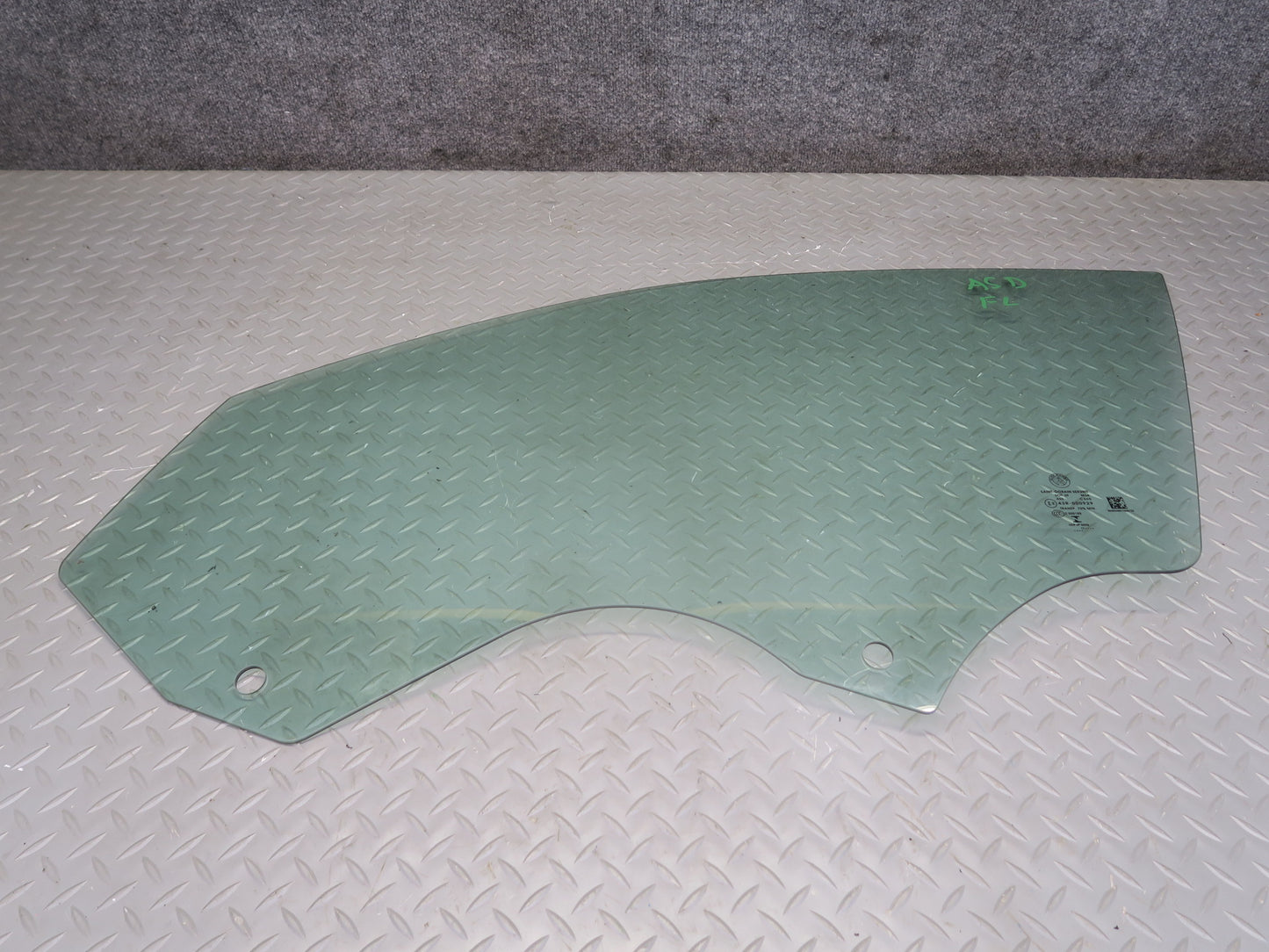 2017-2023 Alfa Romeo Stelvio Front Left Driver Side Door Glass Window