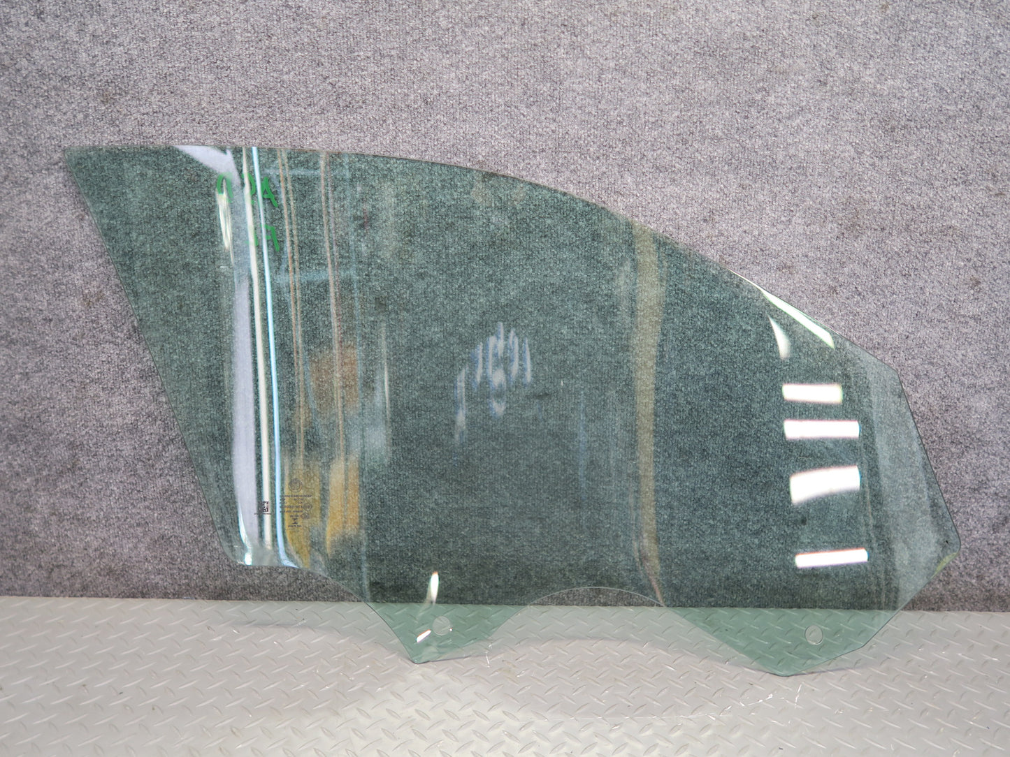 2017-2023 Alfa Romeo Stelvio Front Left Driver Side Door Glass Window