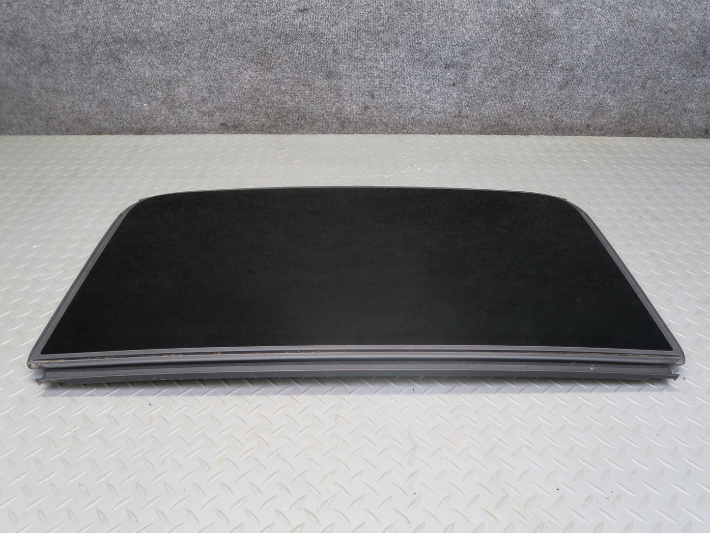 2017-2020 Maserati Levante M161 Rear Sunroof Glass Window Panel