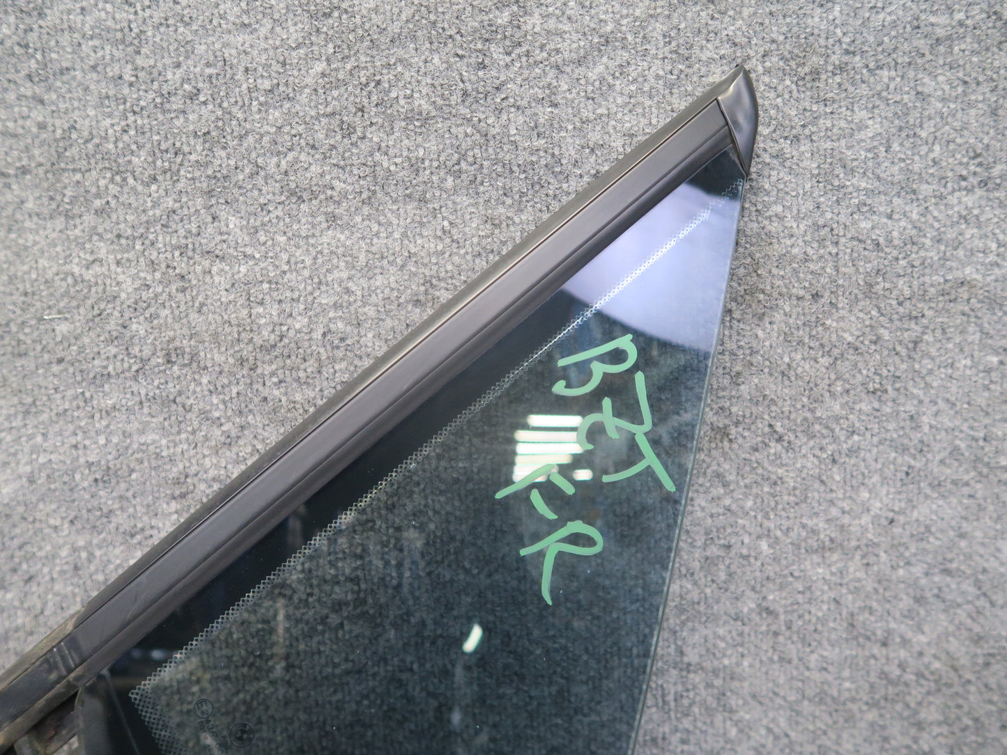 96-02 BMW E36/7 Z3 Roadster Front Right Door Fixed Glass Window OEM
